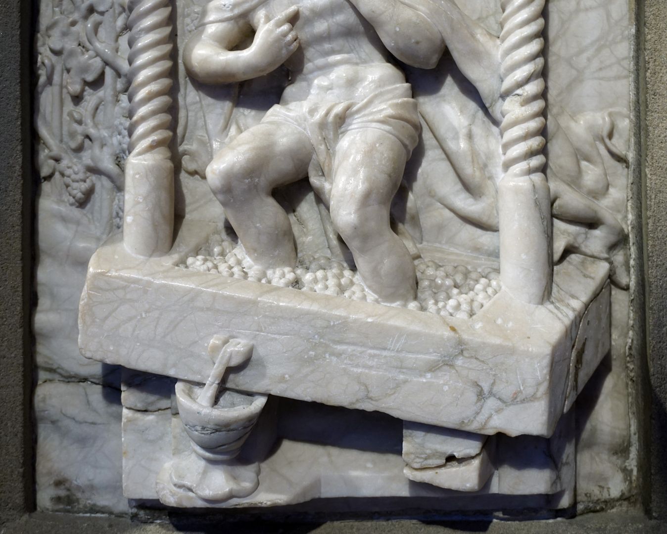 Marmorreliefs eines Taufsteins Marmorrelief / Position 5 / Christus in der Kelter / Detailansicht