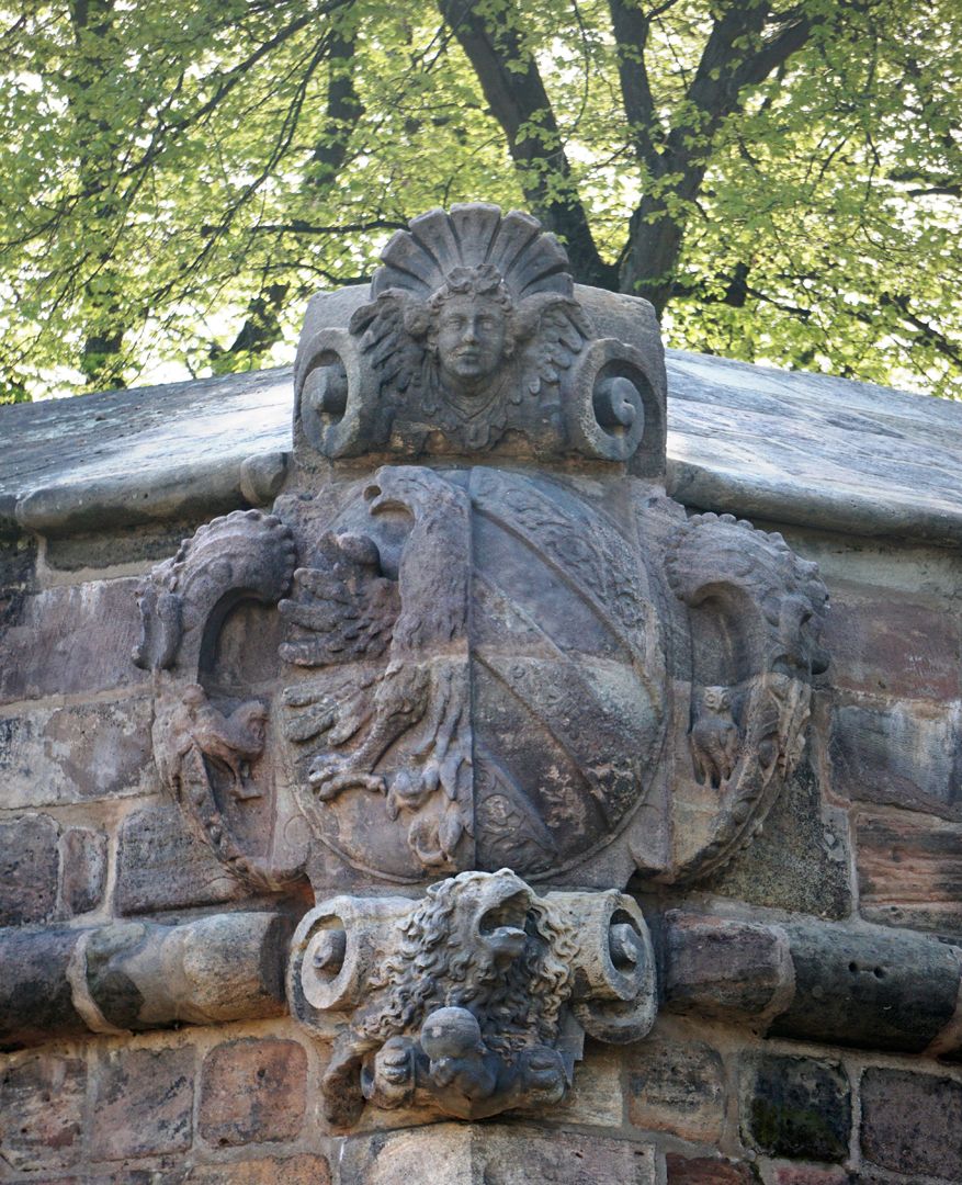 Vestnertorbastei: Wappen der Westseite Frontalansicht