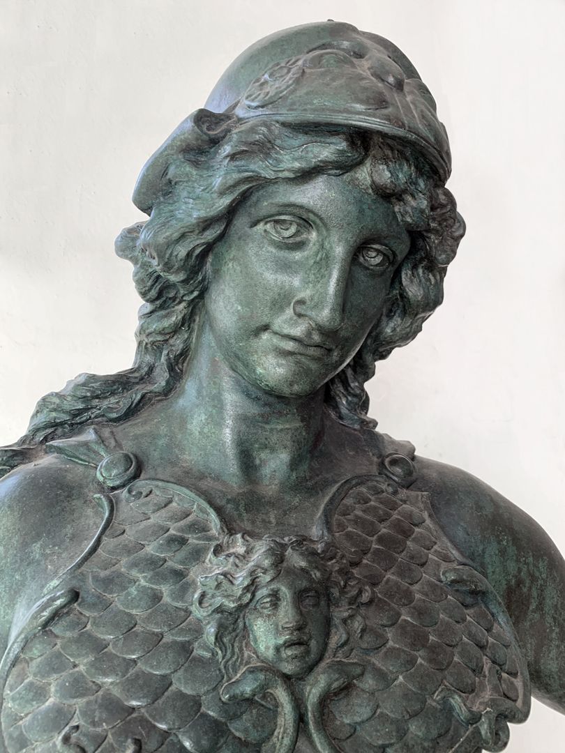 Allegorie der Weisheit Oberkörper, Schrägansicht von unten