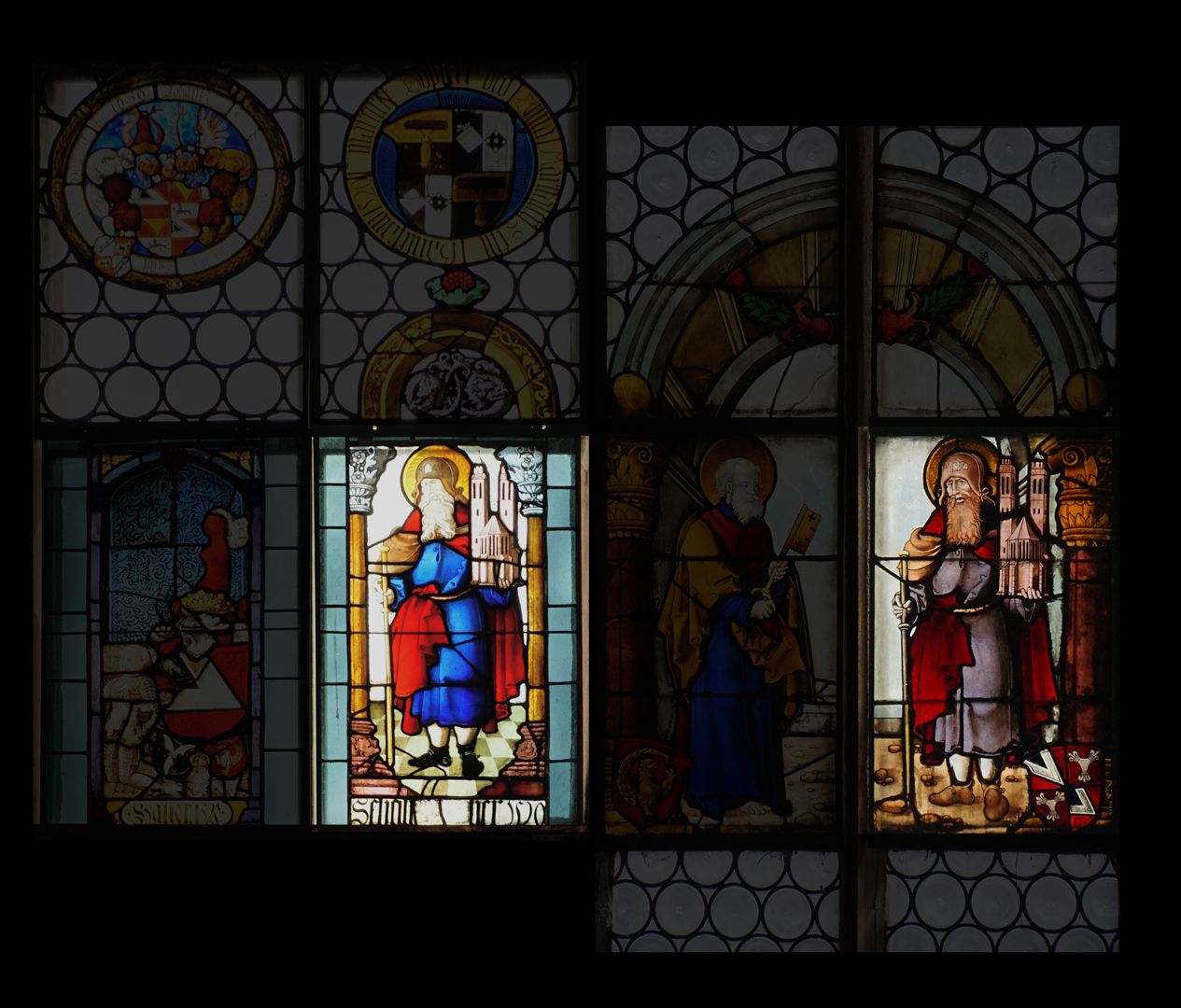 Hl. Sebaldus links Fenster sII in der Stadtkirche von Hersbruck / rechts Fenster sIII in der Rochuskapelle in Nürnberg