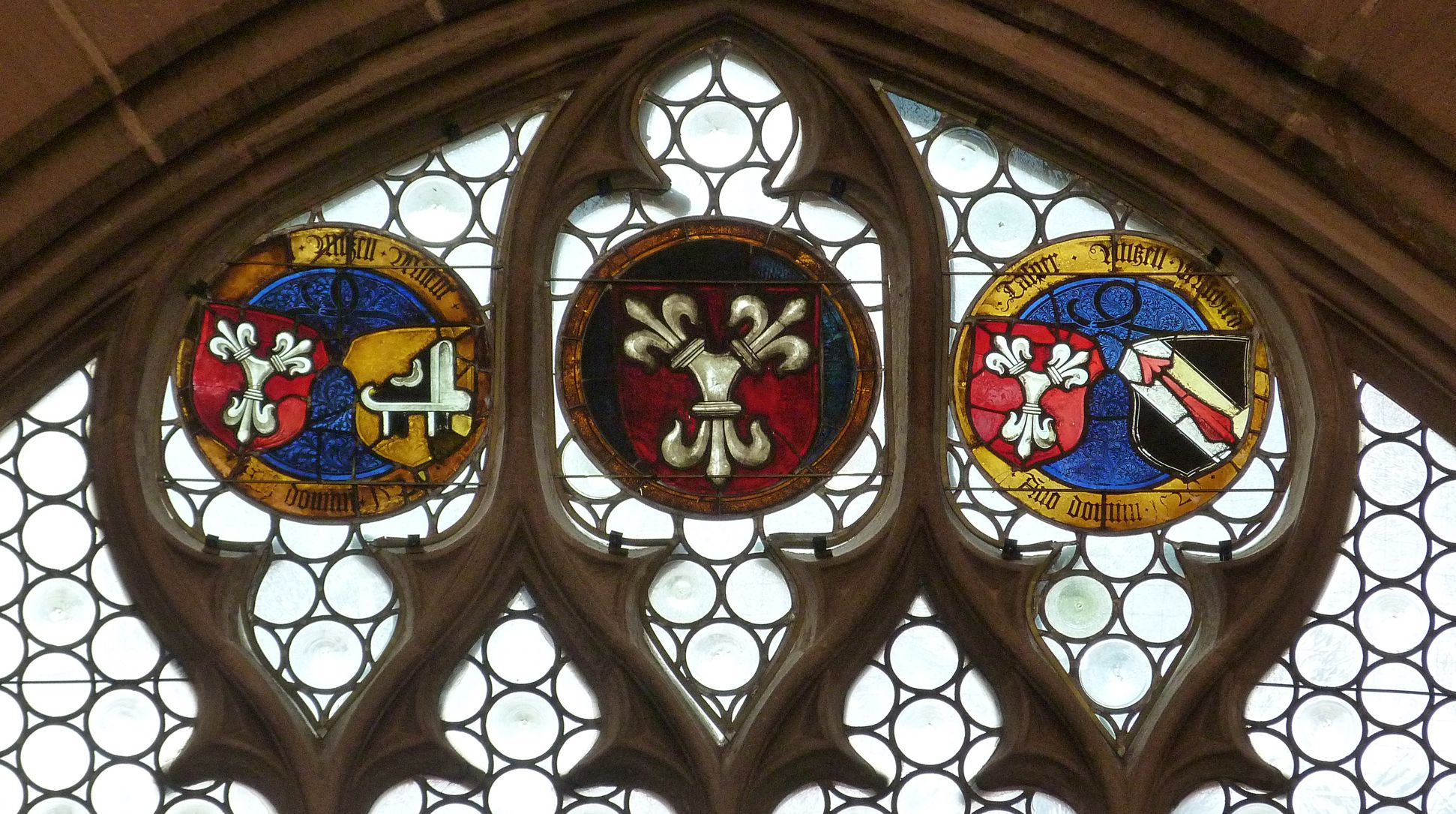 Hirschvogelfenster Fenster-Couronemment, obere Wappenreihe