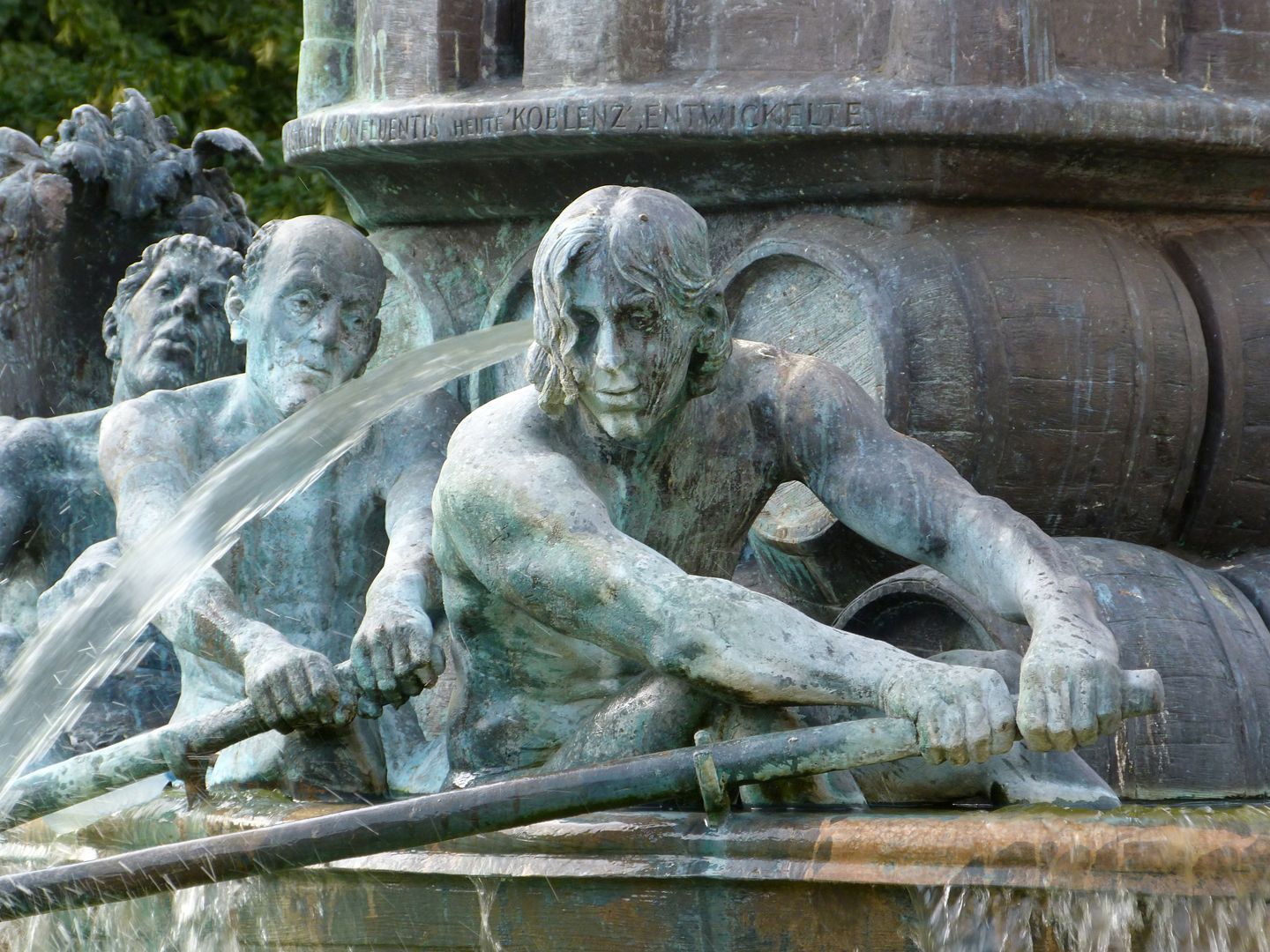 Historiensäule "Koblenzer Sklaven sitzen im Wasser"