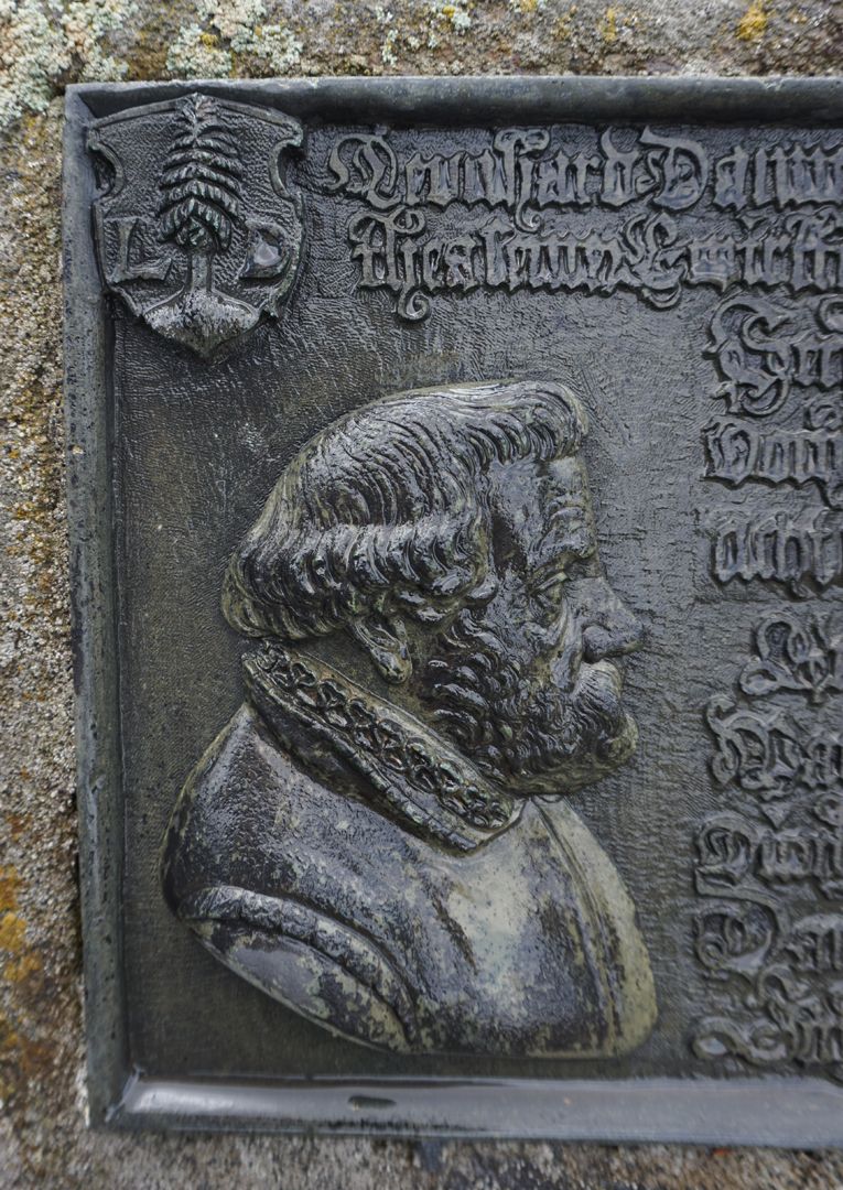 Epitaph des Leonhard Danner Detailansicht mit Portrait des Leonhard Danner