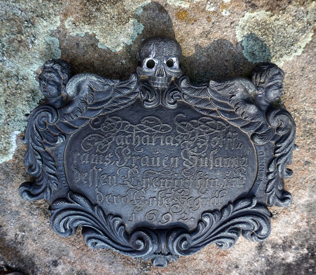 Epitaph des Zacharias Wolffram Kartusche mit Inschrift