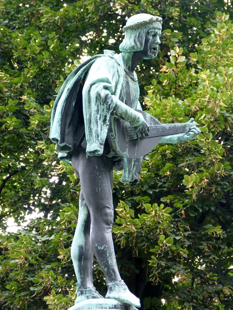 Minnesängerbrunnen Minnesänger, Seitenansicht