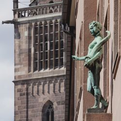 Fassadenfiguren: Noris und Fortuna