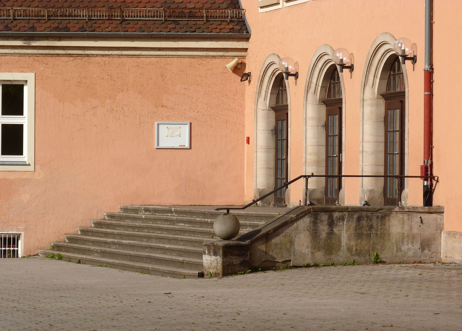 Konrad-Groß-Schule Hofseite, Eingang