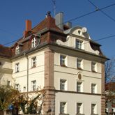 Sparkasse und ehemalige Badeanstalt
