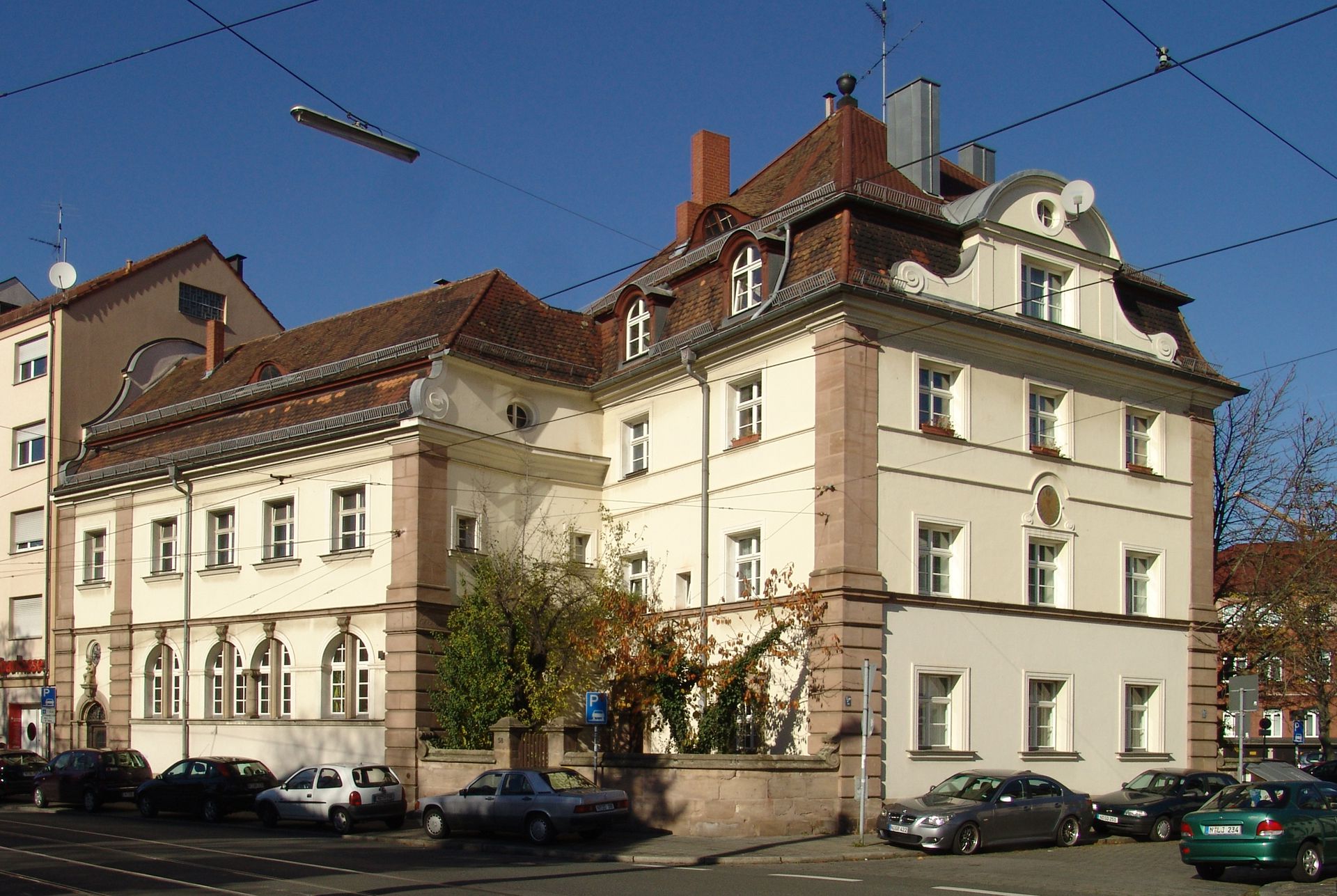 Sparkasse und ehemalige Badeanstalt Sparkasse und ehemalige Badeanstalt
