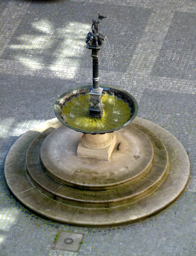 Puttobrunnen Gesamtansicht von oben