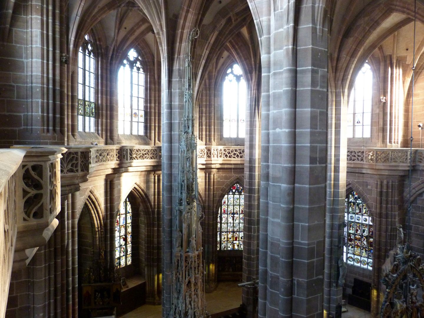 Die Lorenzkirche als Architektur Hallenchor vom Norden der Umgangsgalerie aus.