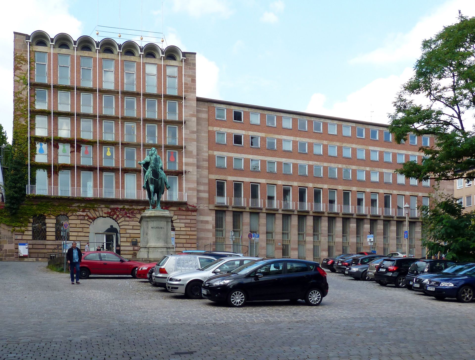 ehem. Stadtbibliothek / ehem. Pellerhaus Gesamtansicht