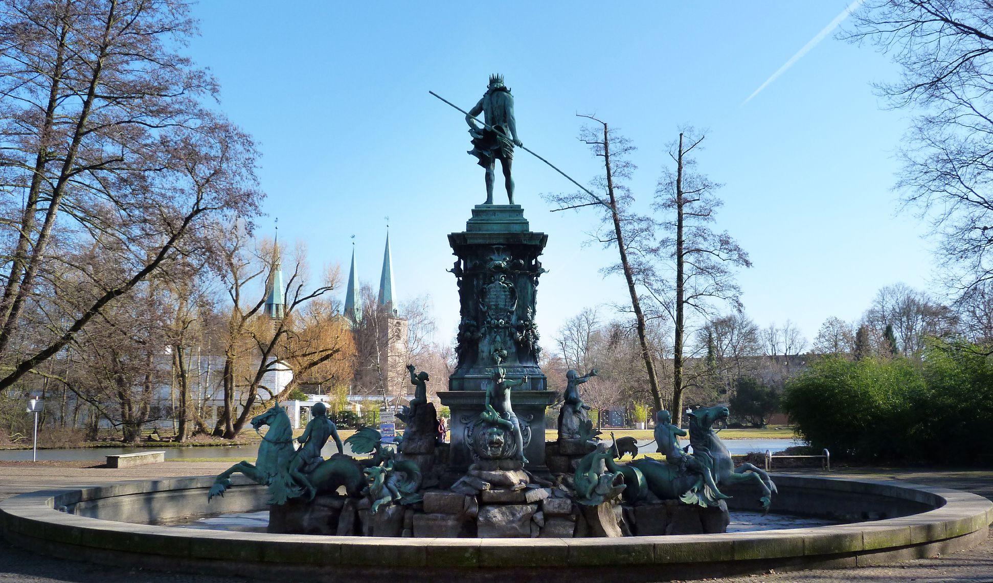 Neptunbrunnen Gesamtansicht von Westen