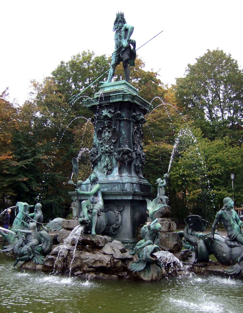 Neptunbrunnen Schrägansicht von Nordosten