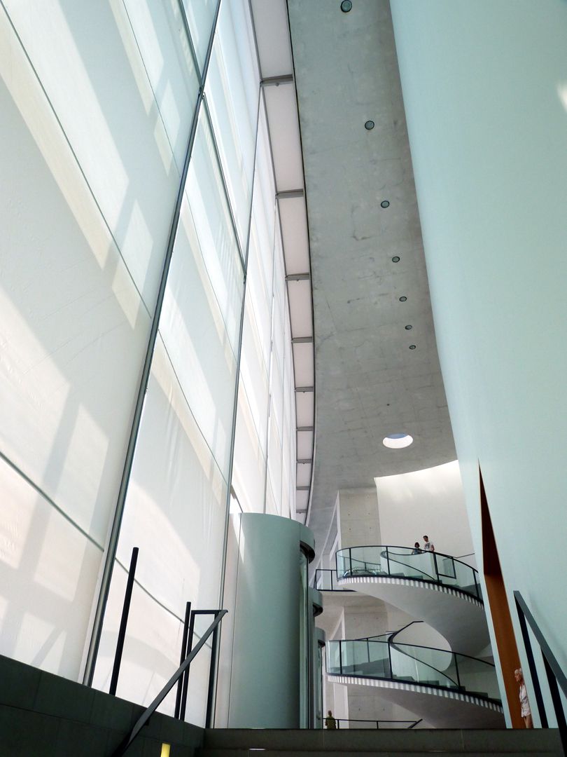 Neues Museum Eingangsbereich von unten