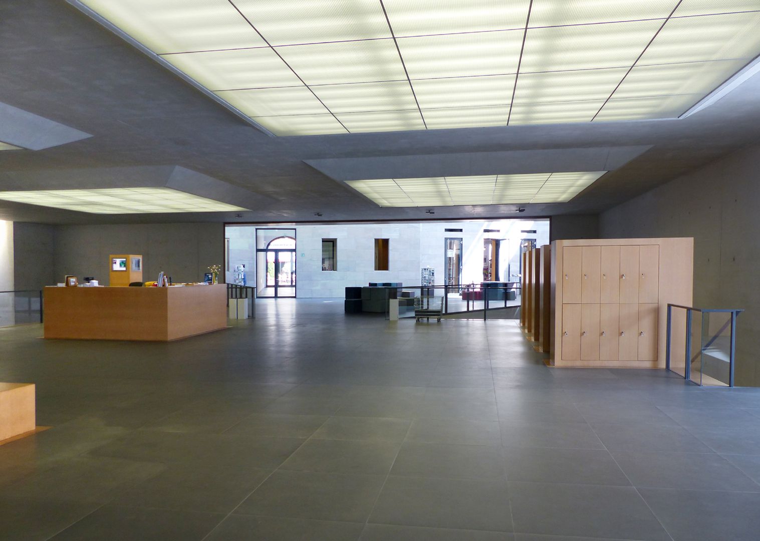 Neues Museum Foyer