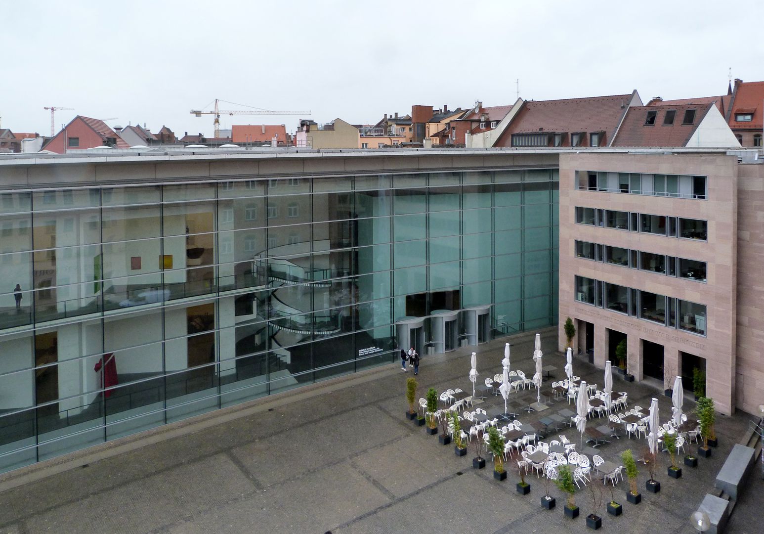 Neues Museum Haupttrakt und Designforum von oben