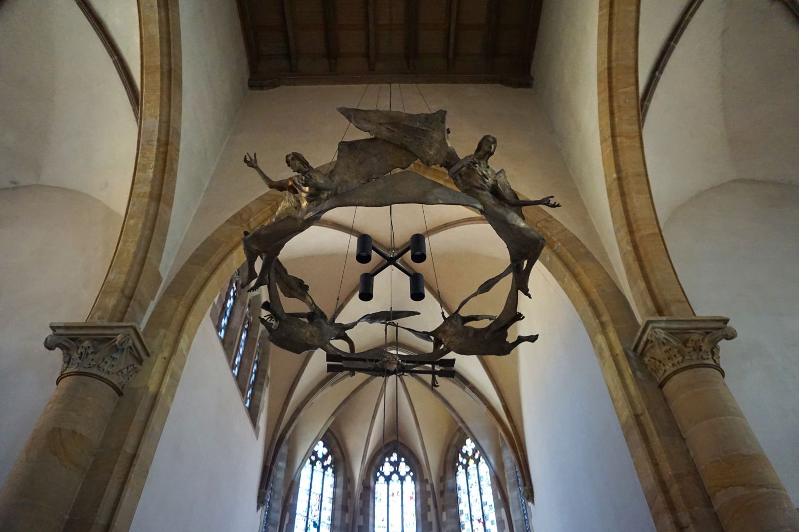 Herz-Jesu-Kirche "Engelreigen" von Klaus Backmund