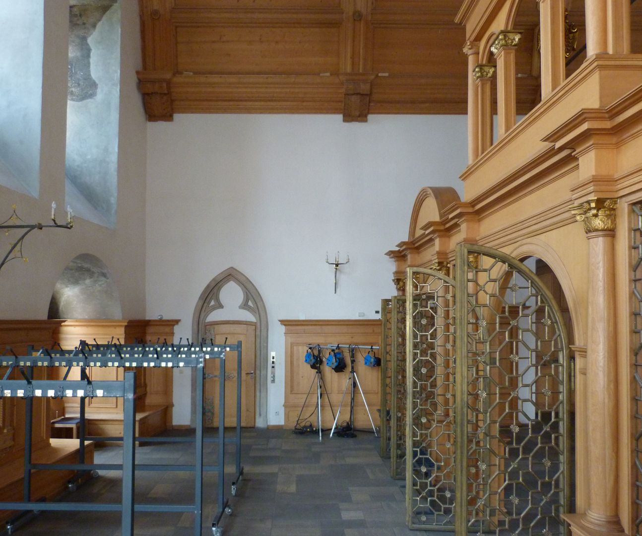 Rathaussaal leere Nordwand, westlich des Peter-Vischer-Gitters (hier befand sich die Abbildung einer Gerichtsszene, Verleumdung des Apelles)