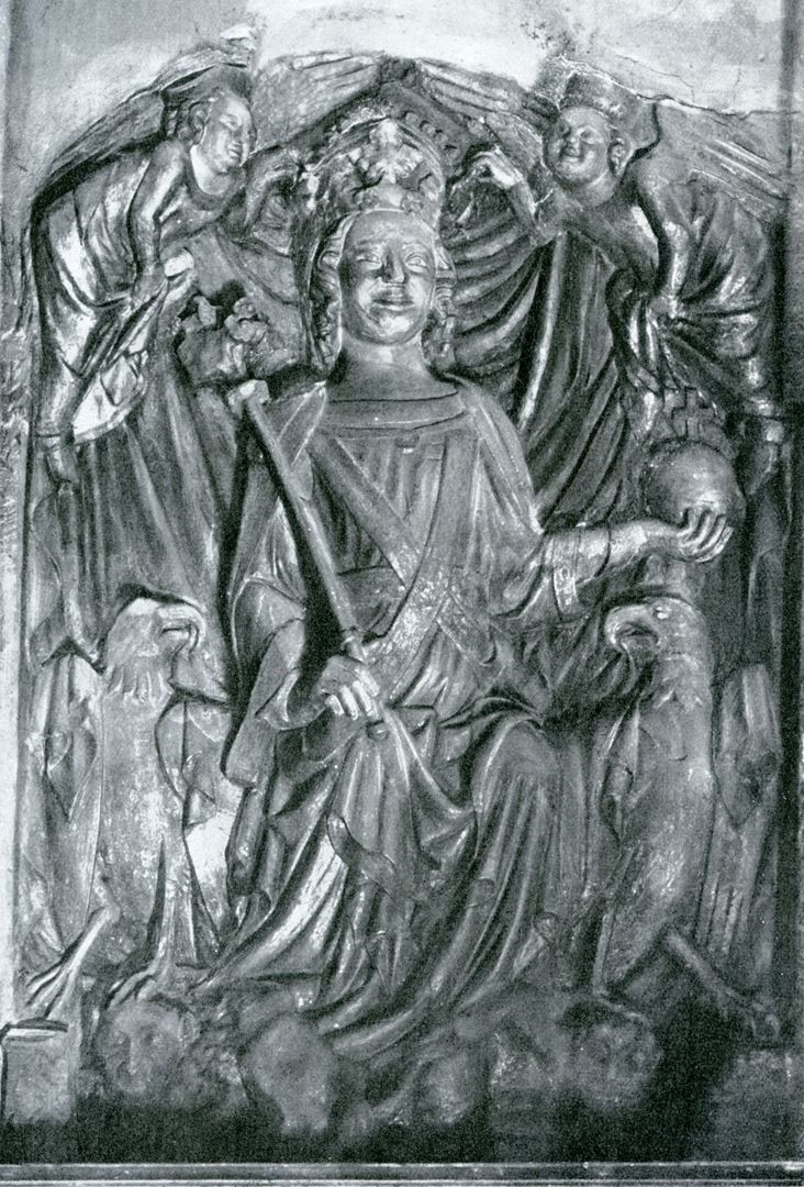 Rathaussaal Relief: Kaiser Ludwig IV. auf dem Thron (Foto aus: Nürnbergisch / Fränkische Bildkunst, Justus Bier, Bonn, 1922)
