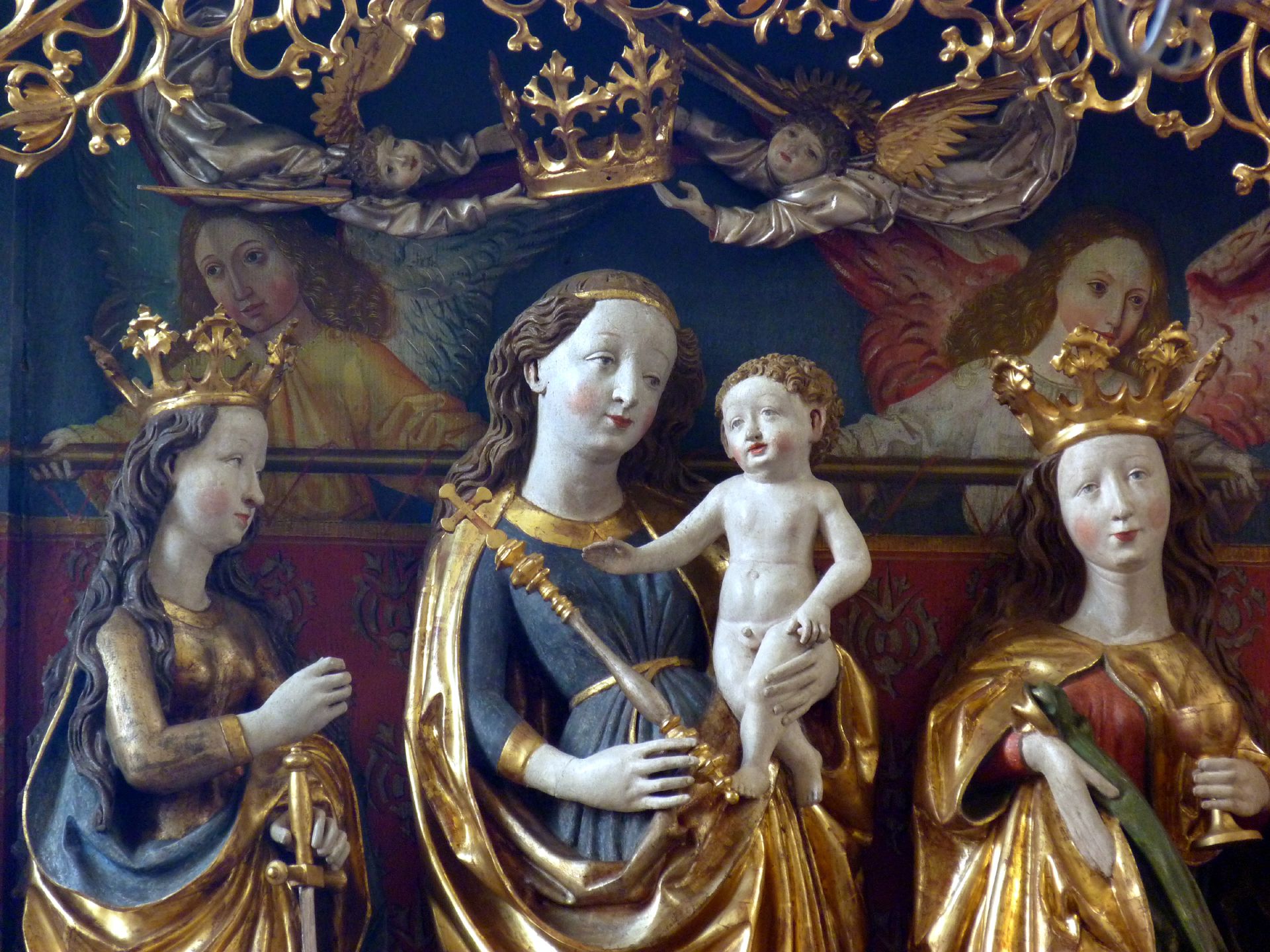 Osternoher Altar Schrein: Maria mit dem Kind zwischen den Hll. Katharina und Barbara