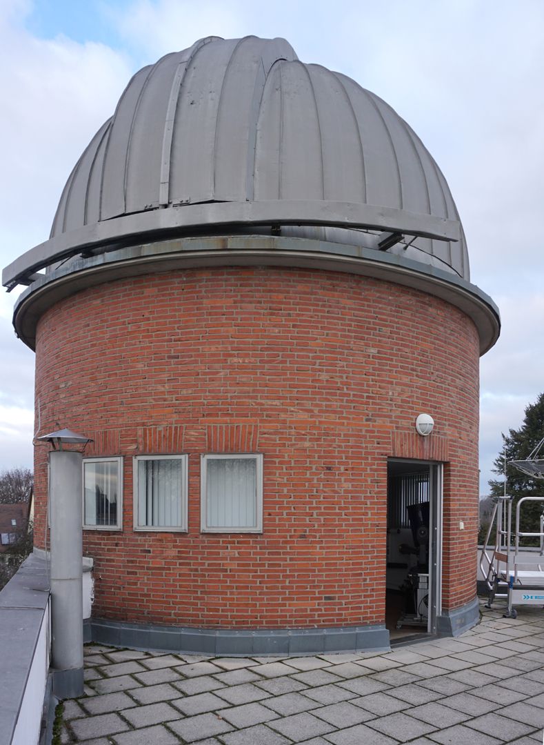 Volkssternwarte auf dem Rechenberg Terasse und bewegliche Kuppel der Sternwarte