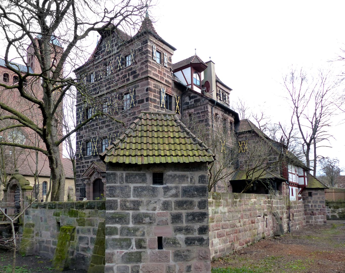 Petzenschloss (Schlösschen Lichtenhof) Blick von Nordwest mit Graben