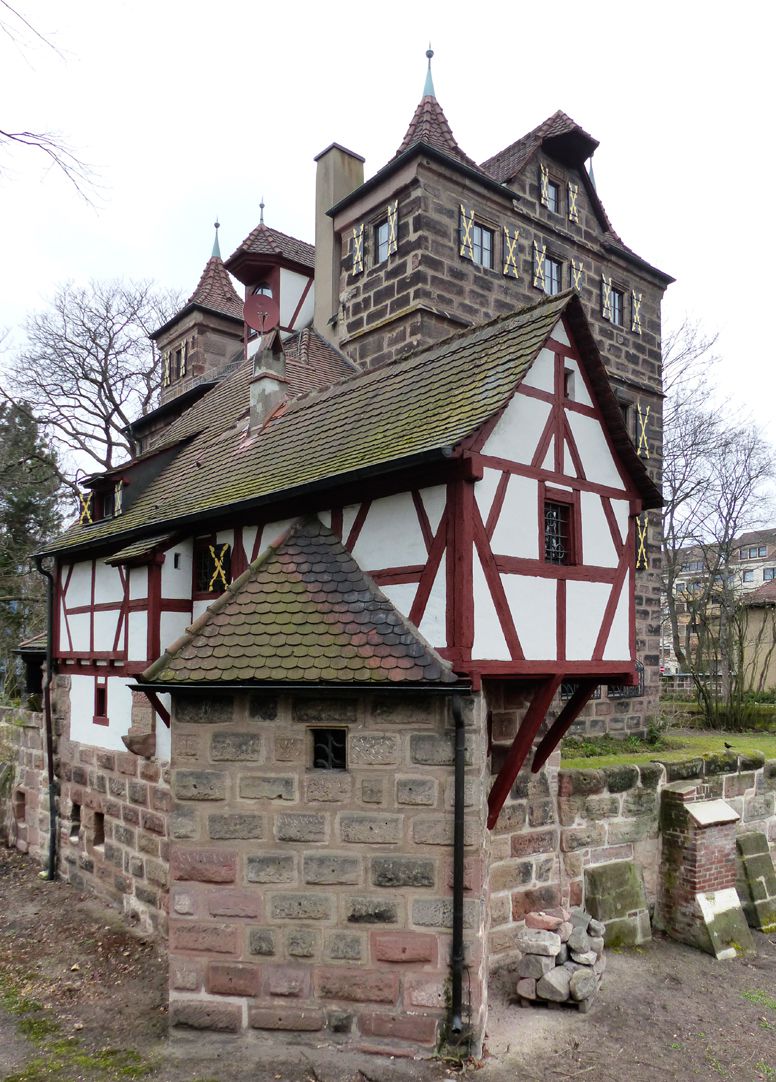 Petzenschloss (Schlösschen Lichtenhof) Südwestansicht mit Fachwerkaufbau um 1600 über dem einen Grabeneckturm