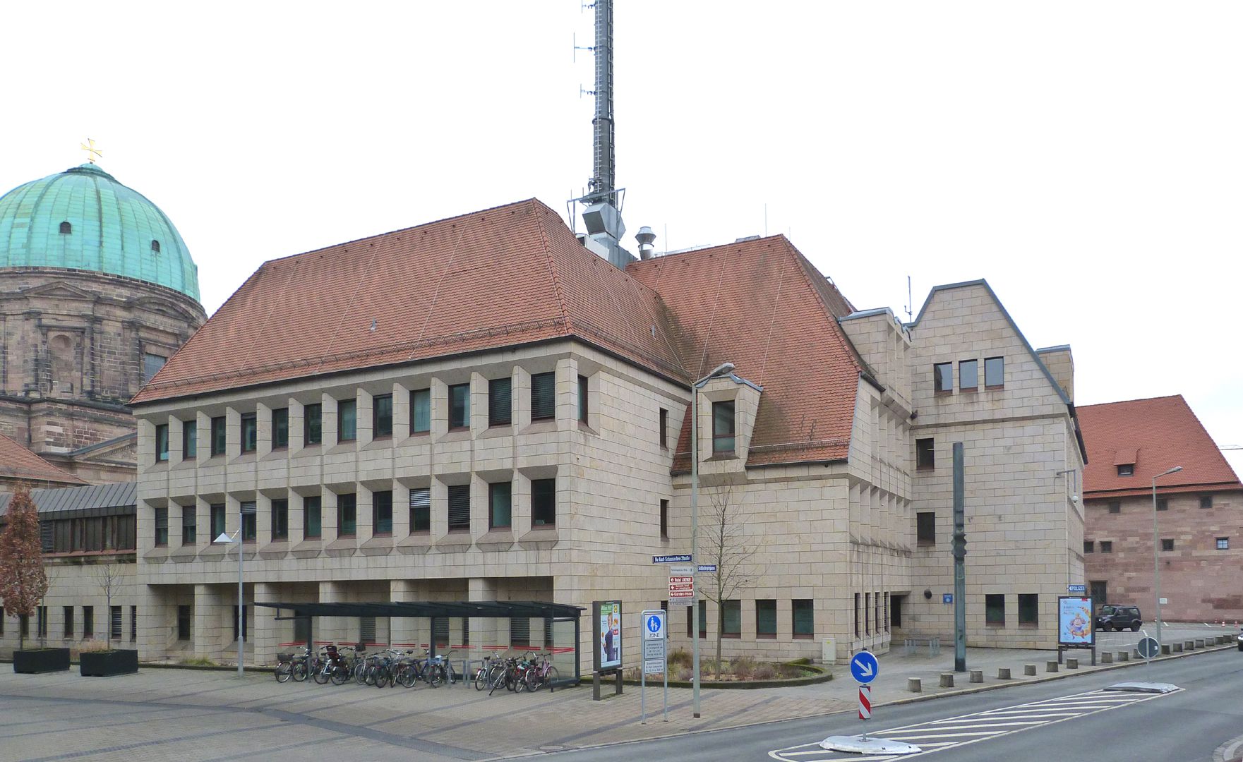Erweiterungsbau des Polizeipräsidiums Gebäudekomplex, Dr. Kurt-Schumacher-Straße Ecke Schlotfegergasse