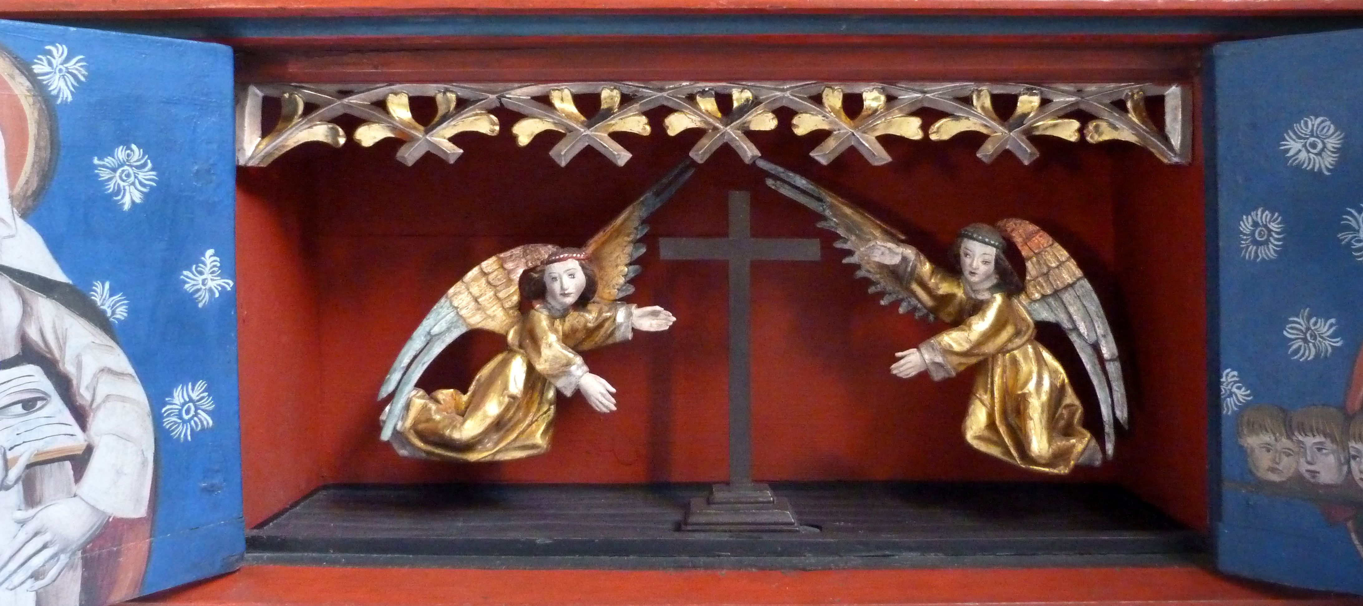 Puschendorfer Marienaltar Schrein der Predella, mit ursprünglich eine Krone tragenden Engelein, die in einen Hauptschrein gehörten