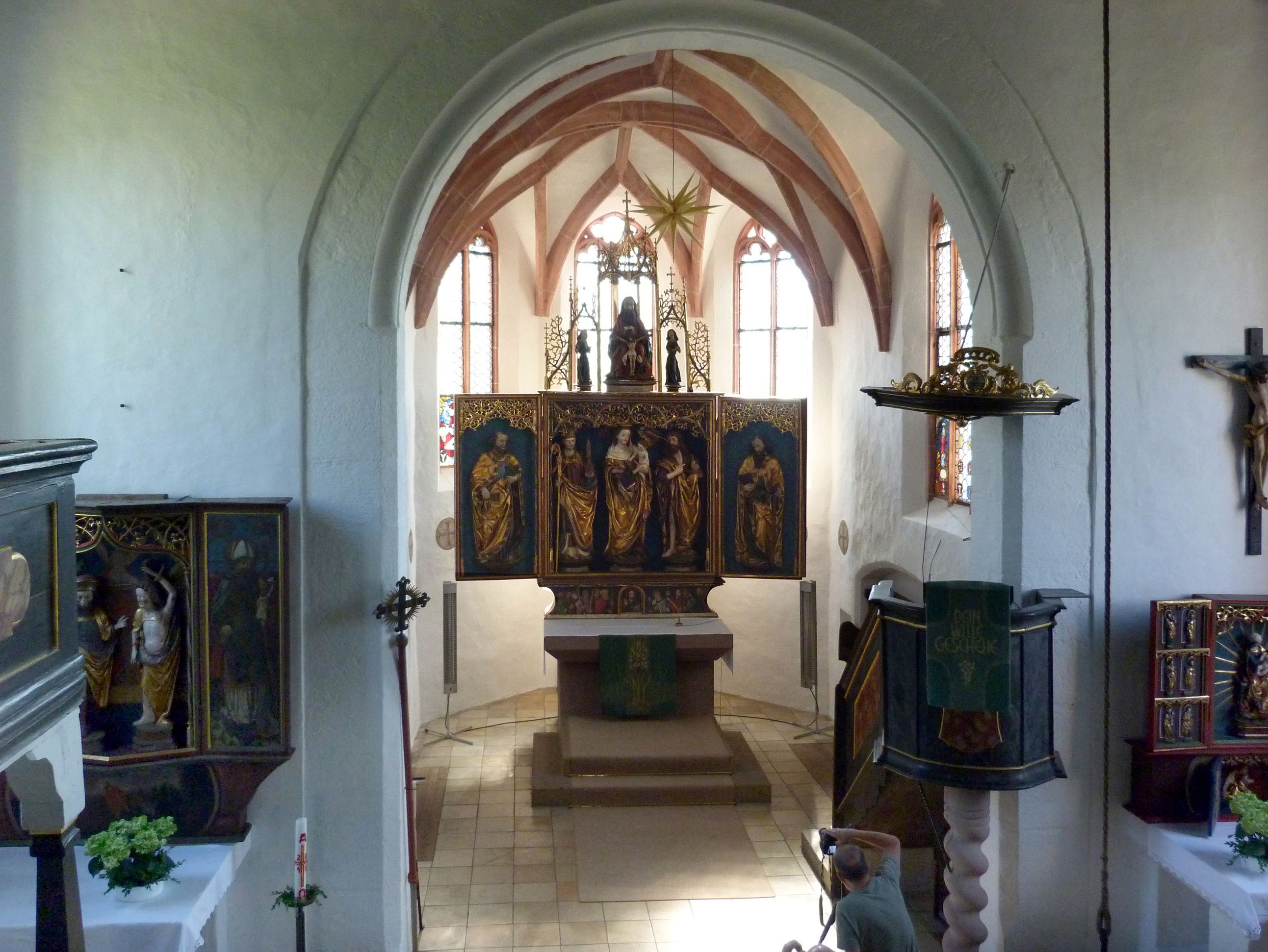 Puschendorfer Hochaltarretabel Innenraum und Chor