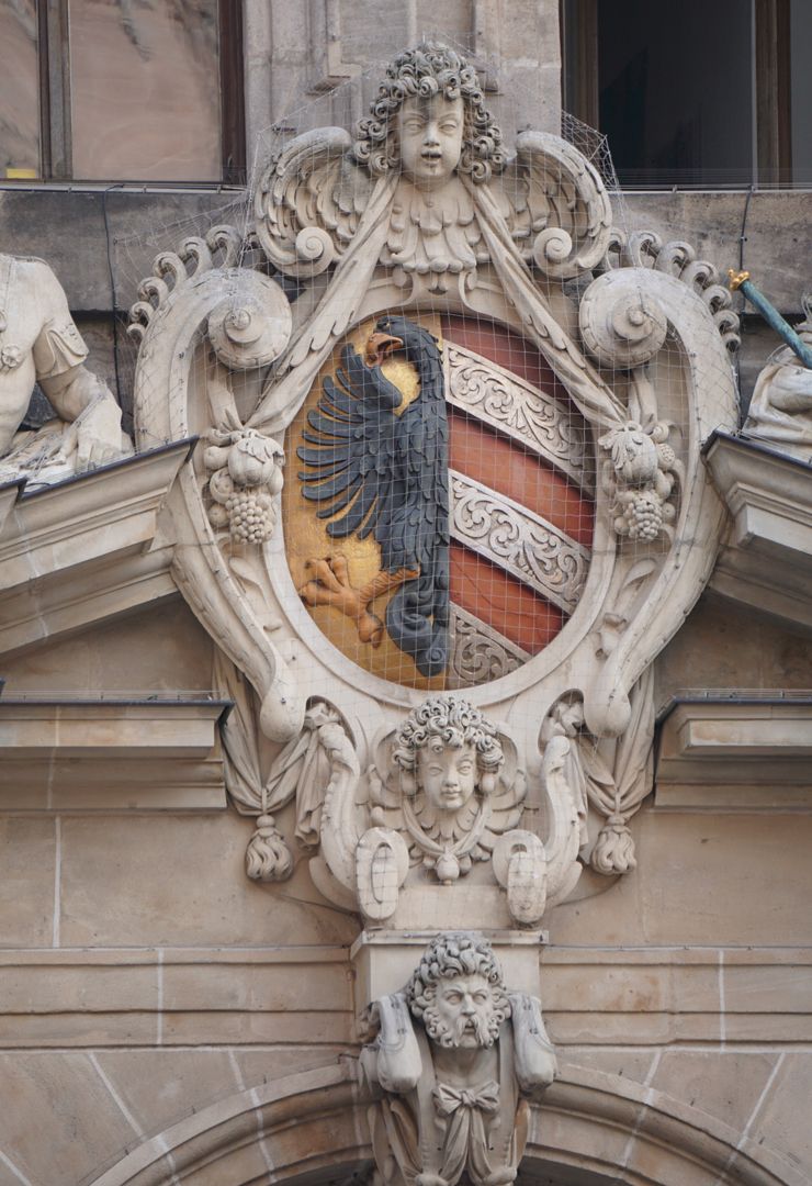 Südportal Kartusche mit dem Kleinen Stadtwappen