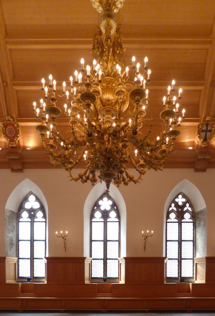 Deckenleuchter im Rathaussaal Leuchter für 96 Kerzen von Hans Wilhelm Beheim (1615)