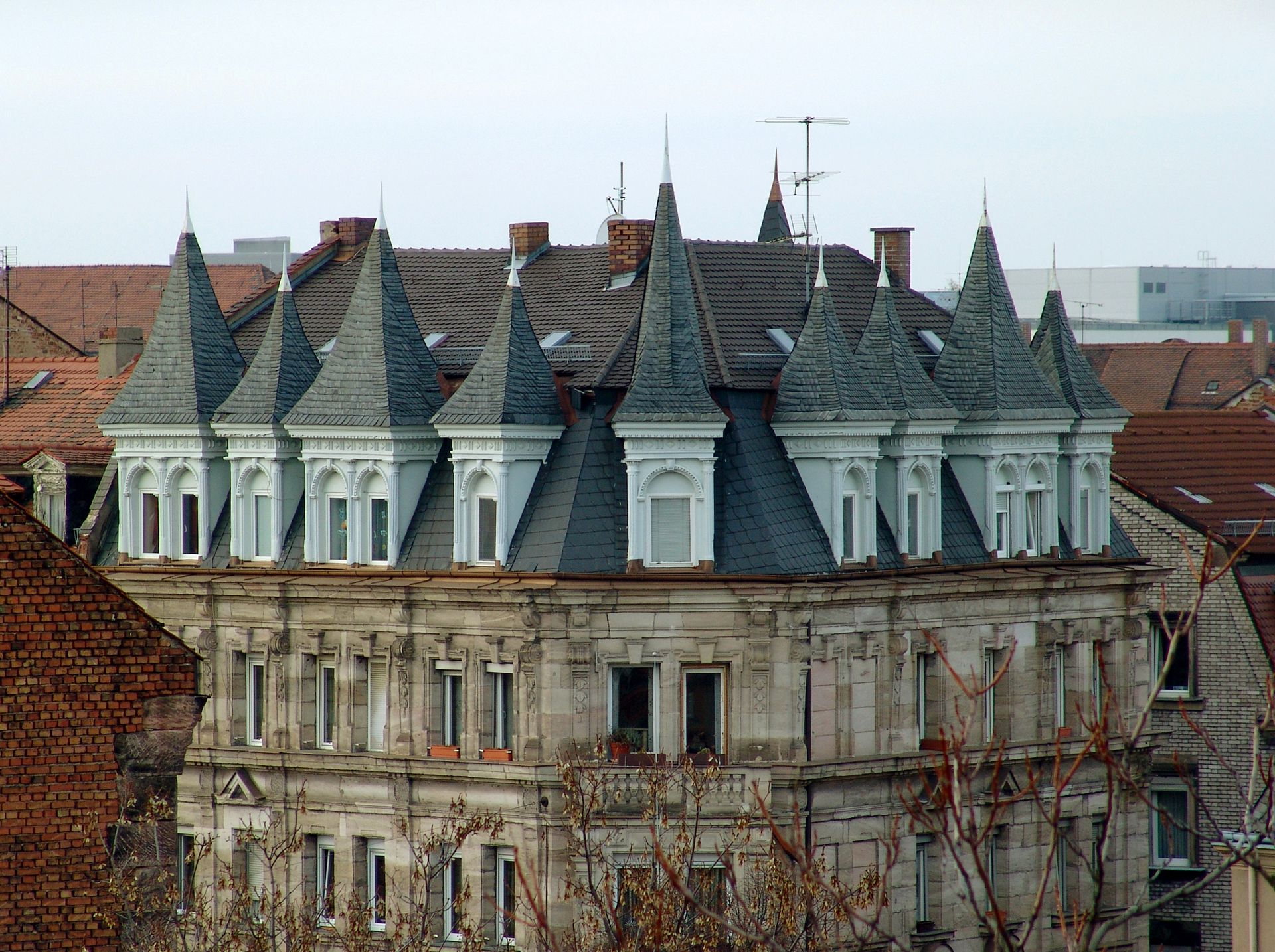 Dachwerk Dachwerk mit spitz endenden Gauben