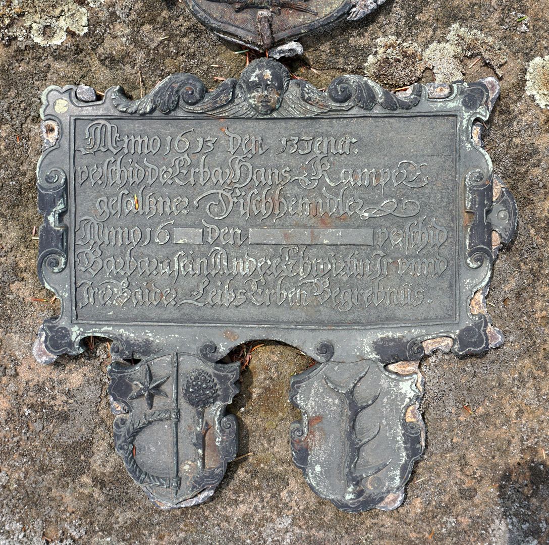 Grabstätte Neubaur und Kamper unteres Epitaph, Kamper