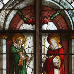 Rochuskapelle / Fenster nII / Die Hll. Laurentius und Stephanus