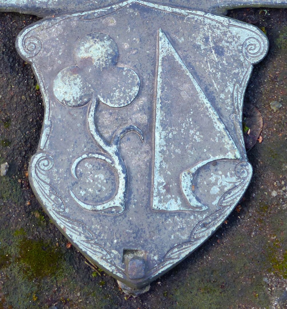 Rochusfriedhof Nürnberg (Grabnr.643) Epitaph 1: Klos Ott d. Ä., Kartenmaler, gest. 1547 / Wappen