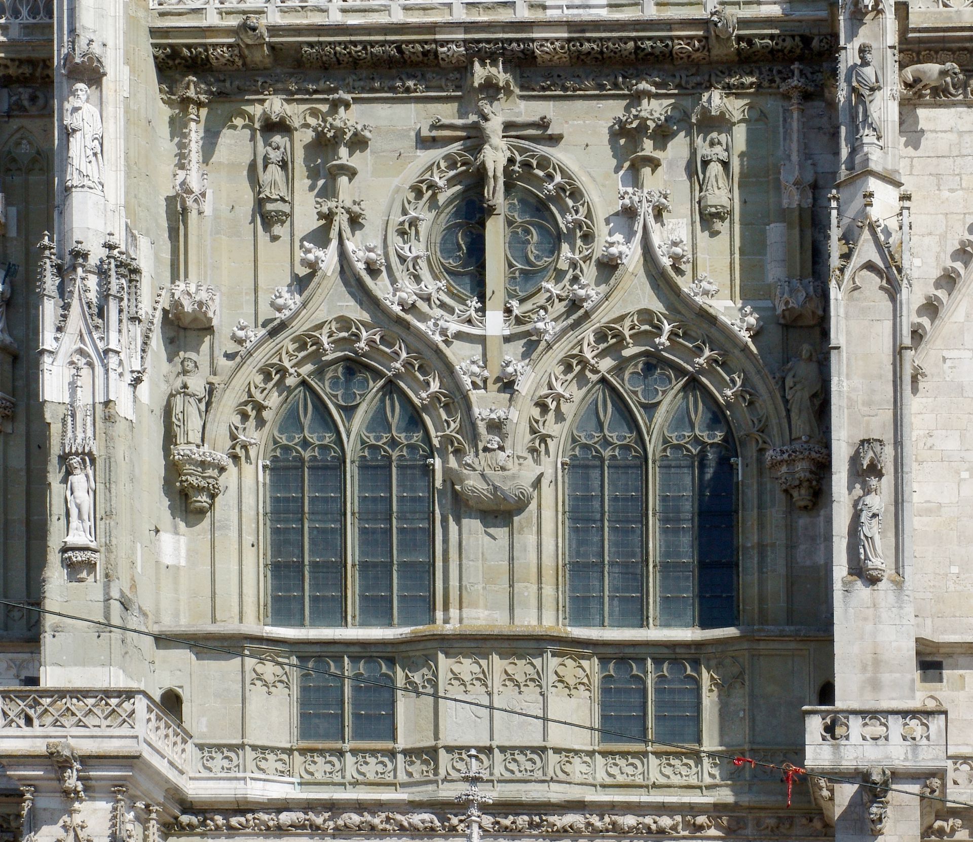 Obergeschoss der Mittelachse am Regensburger Dom Obergeschoss der Mittelachse