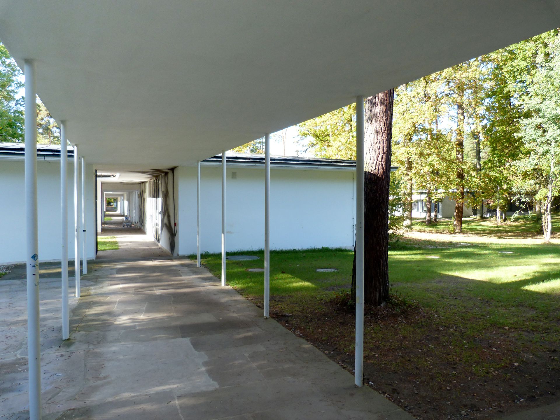 Akademie der Bildenden Künste Gang durch die Werkstattpavillons