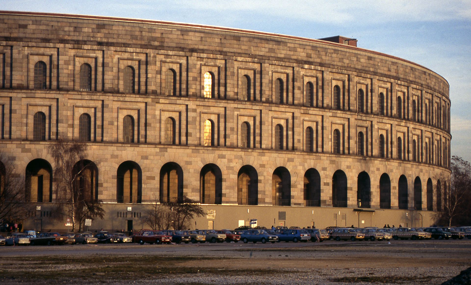 Kongresshalle Hemizykels