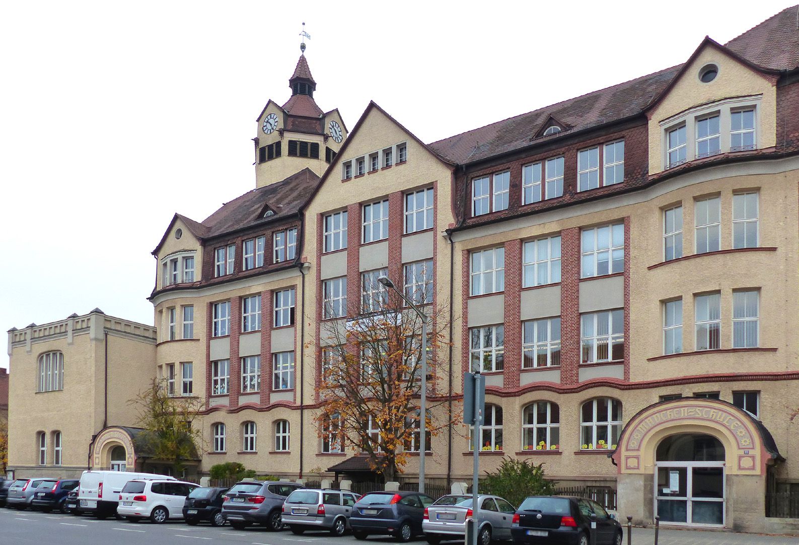 Scharrerschule Haupttrakt an der Scharrerstraße