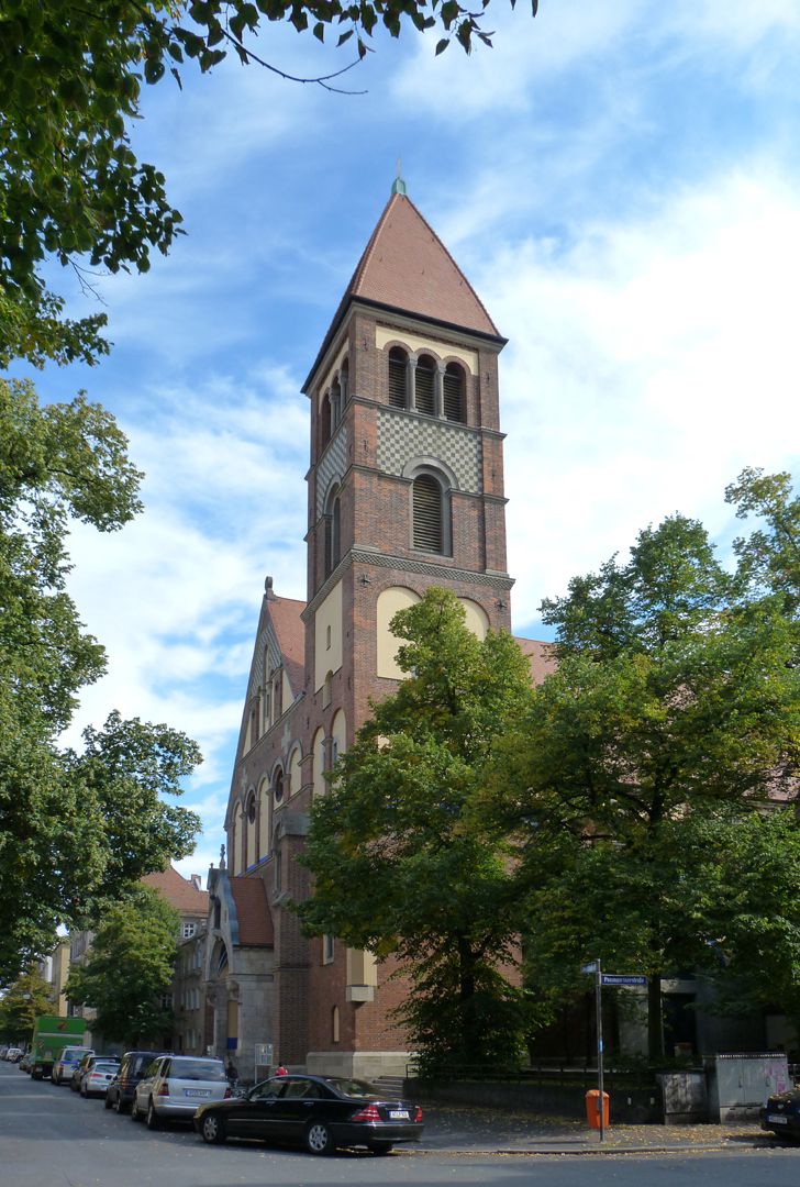 St. Anton Giebelseite und Turm