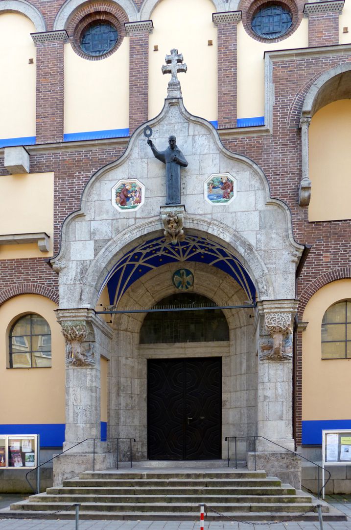 St. Anton Eingangshalle