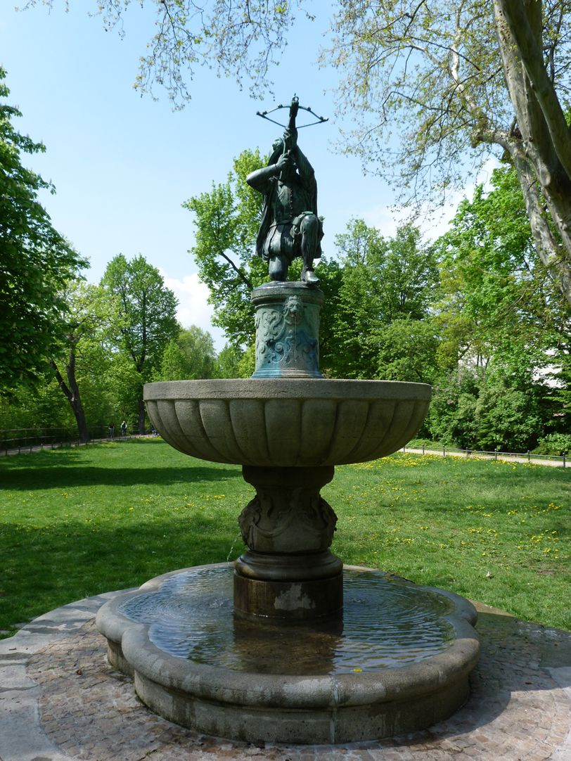 Schnepperschützenbrunnen Frontalansicht von Osten