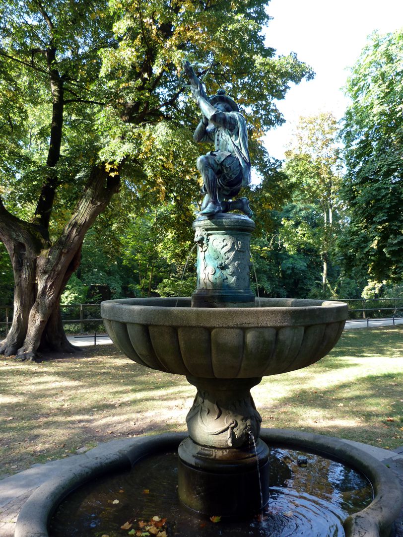 Schnepperschützenbrunnen Schrägansicht Nordost