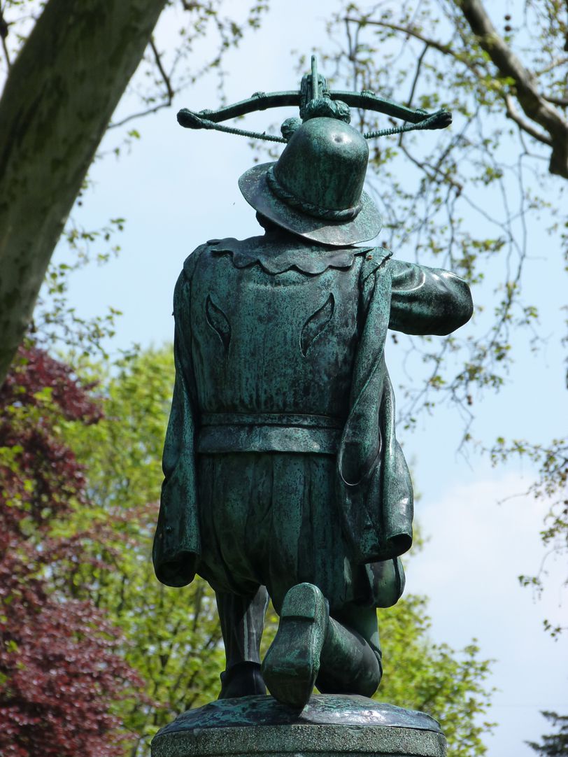 Schnepperschützenbrunnen Rückansicht Figur