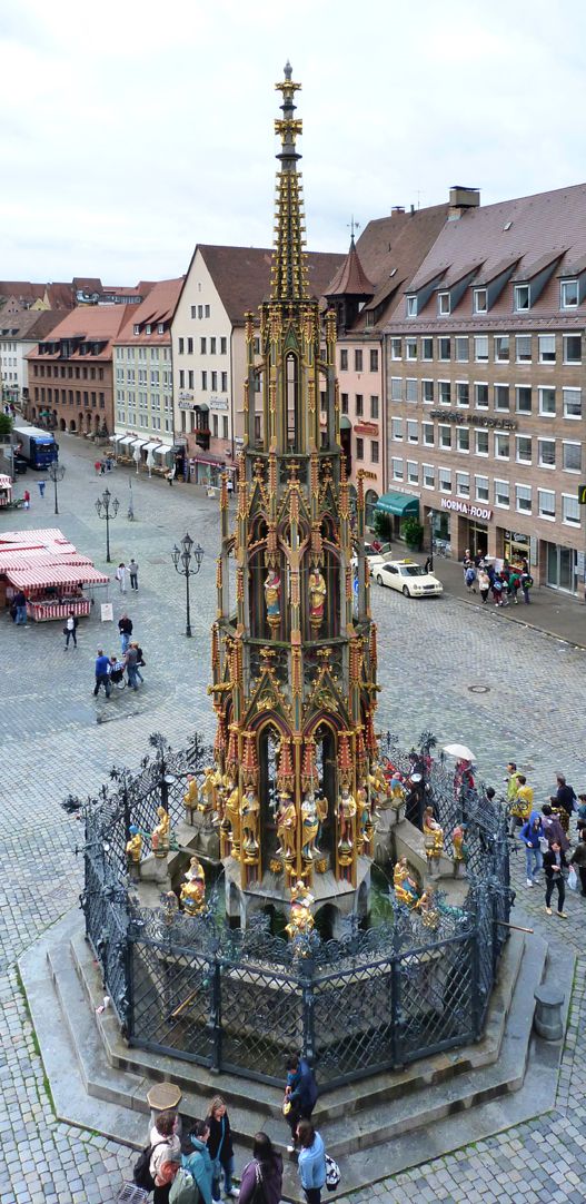 Schöner Brunnen Ansicht von Nordost