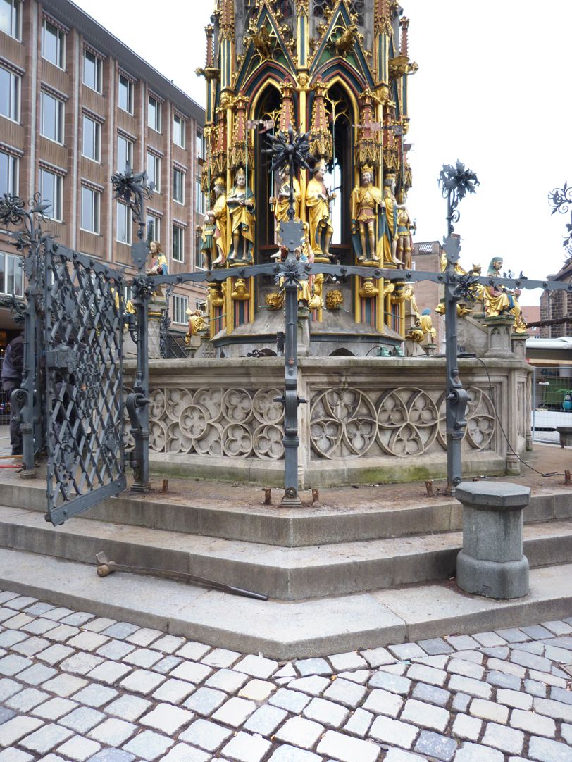 Schöner Brunnen Unterteil ohne Gitter