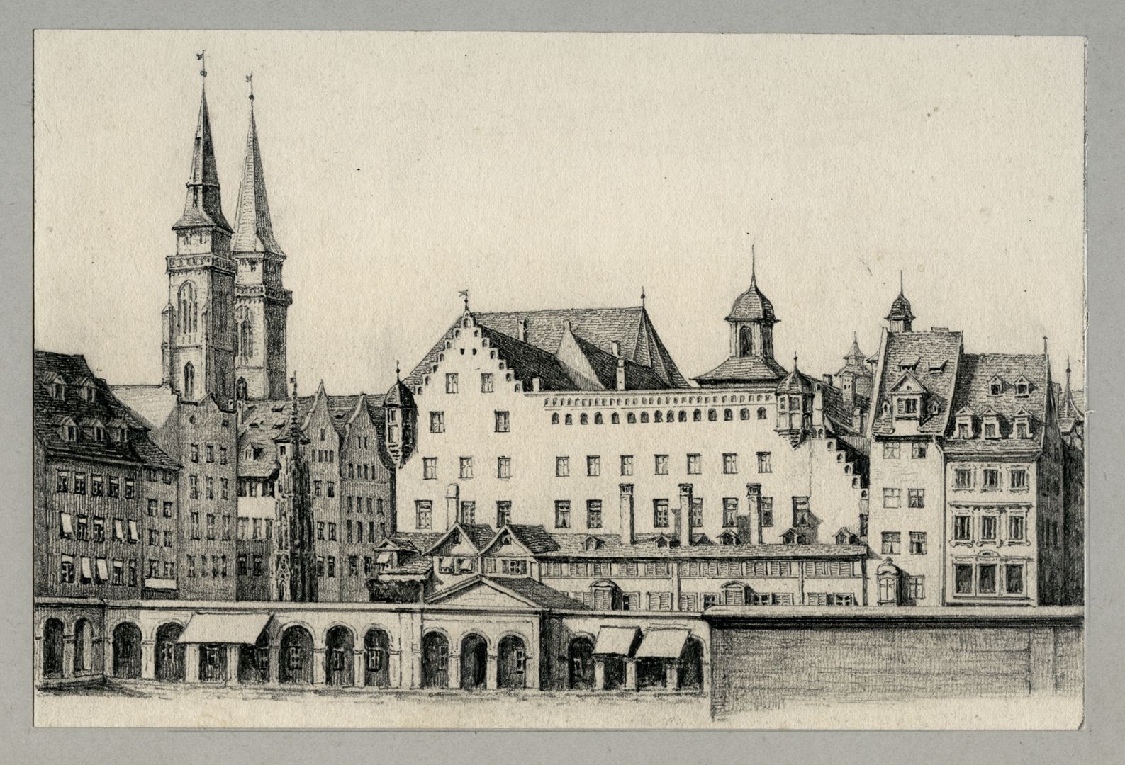 Hauptmarkt mit Kolonnaden und Sebalduskirche 