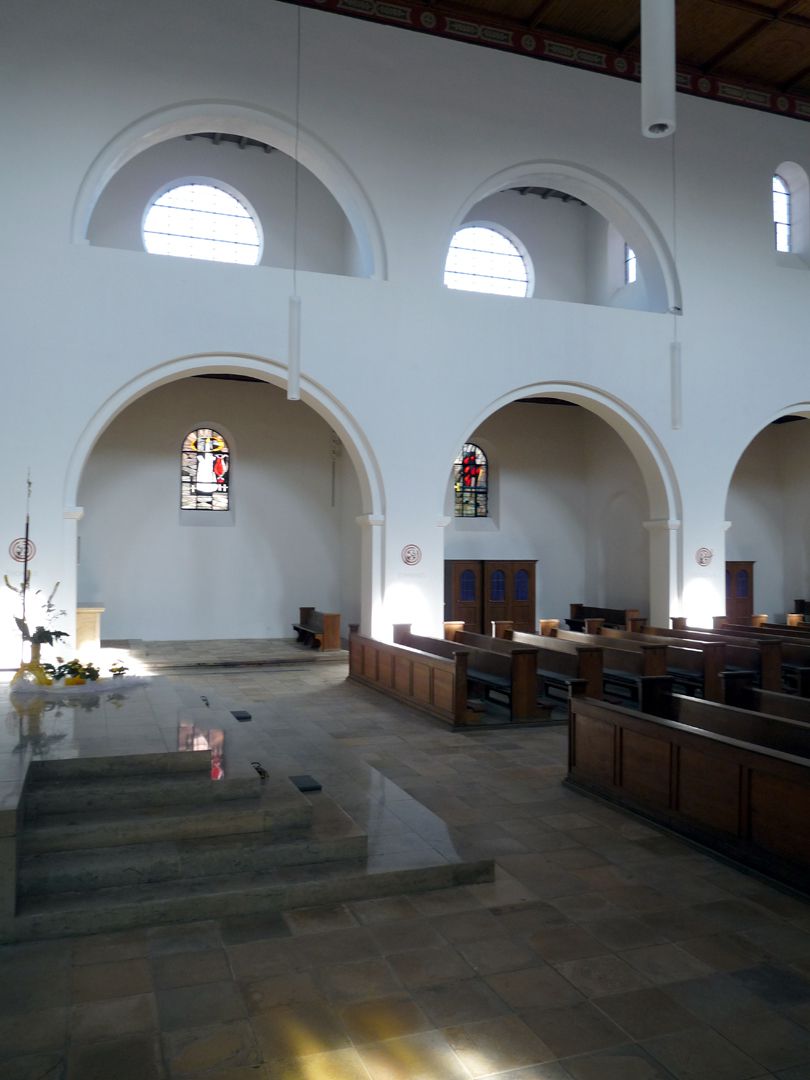 St. Ludwig Durchblick in Richtung Abseiten
